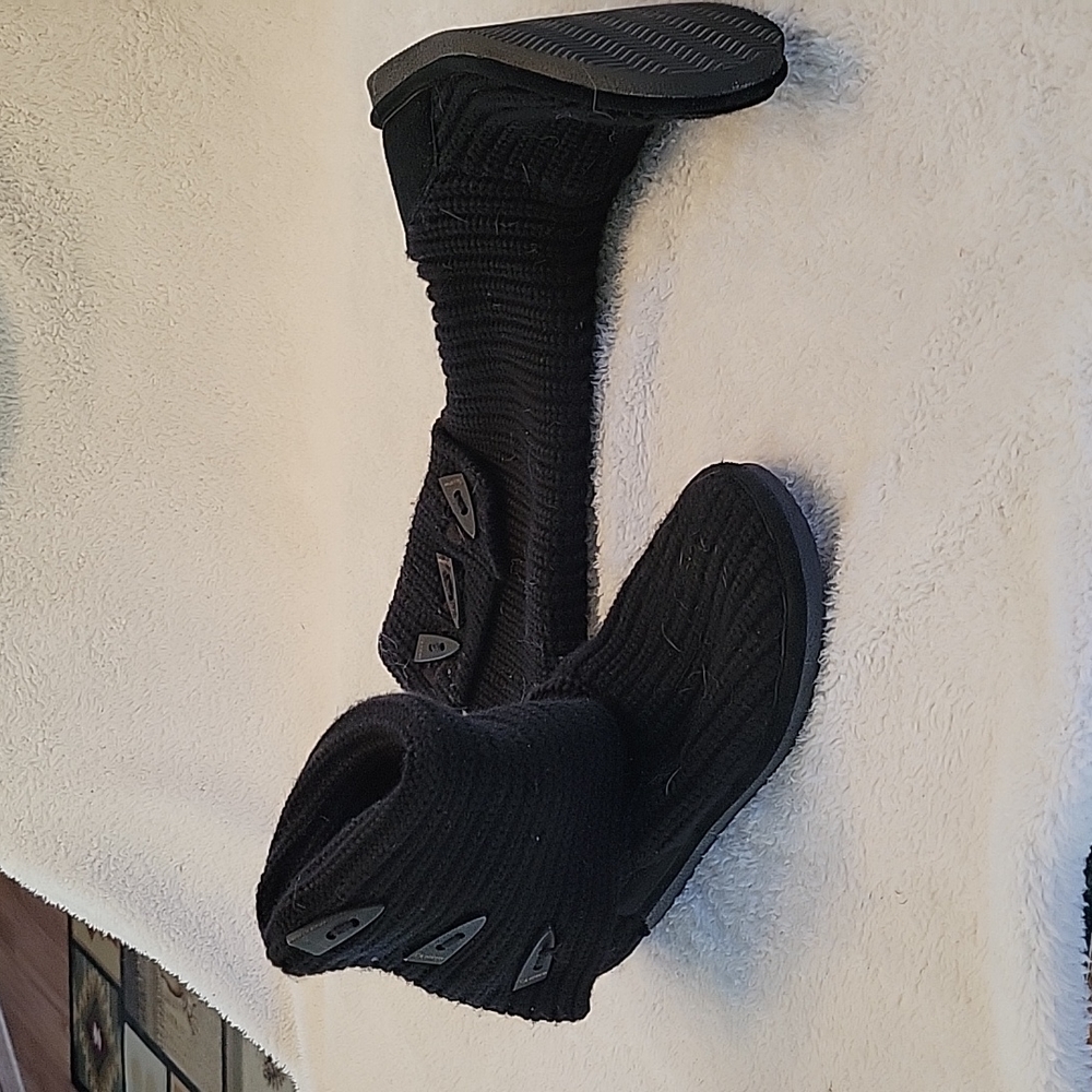 Sweater boots